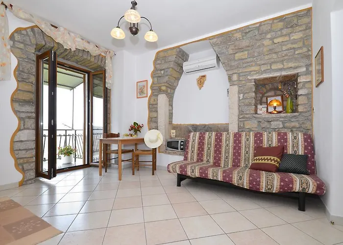 Bella Vista Apartments